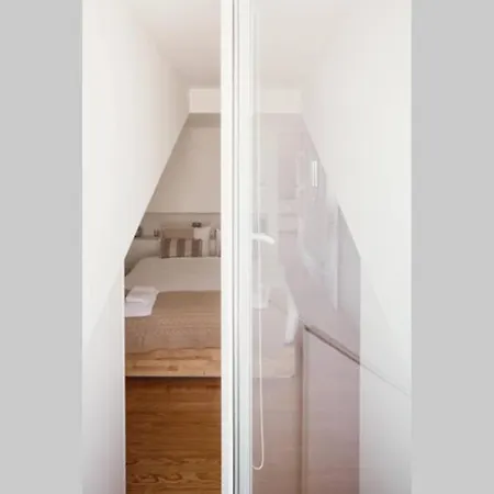 New! High Standard With Terrace-Amazing River View *