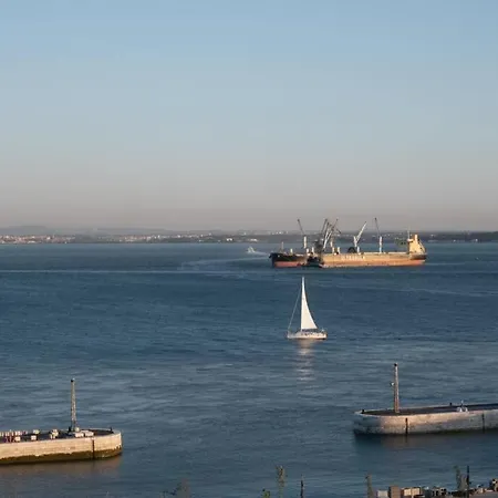 New! High Standard With Terrace-Amazing River View * Lisboa